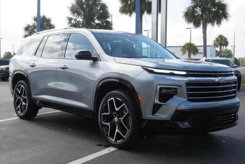 2025 Chevrolet Traverse High Country photo 1