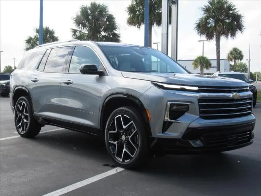 2025 Chevrolet Traverse High Country photo 1