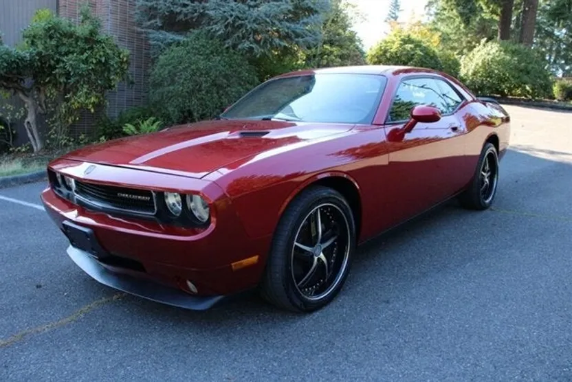 2009 Dodge Challenger SE photo 1