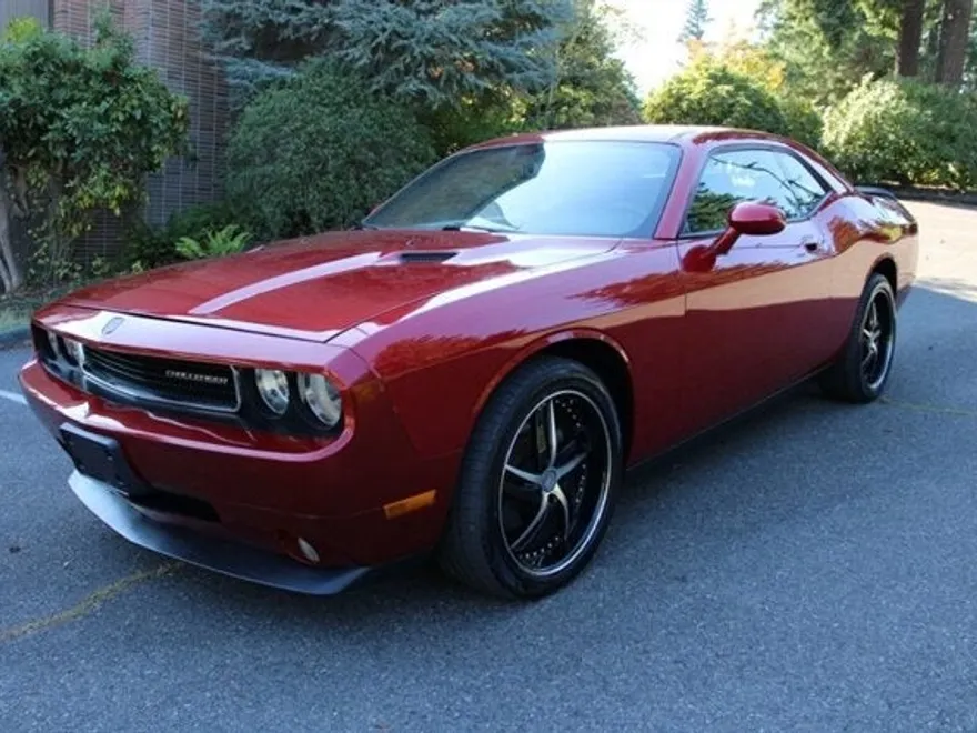 2009 Dodge Challenger SE photo 1