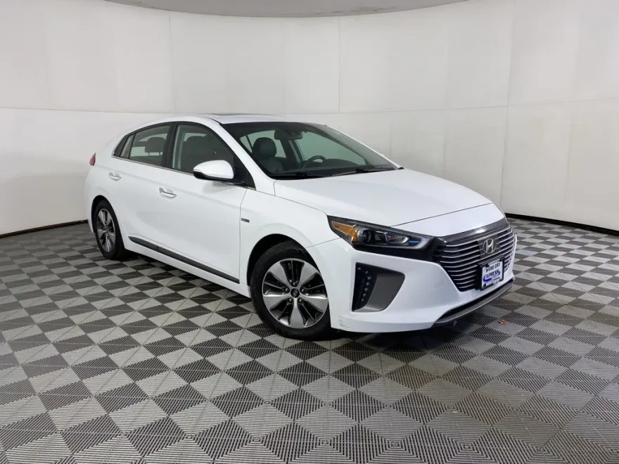 2019 Hyundai Ioniq Plug-In Hybrid photo 1