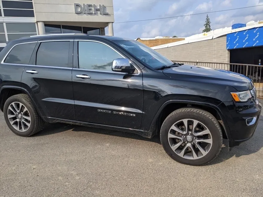 2017 Jeep Grand Cherokee Overland photo 1