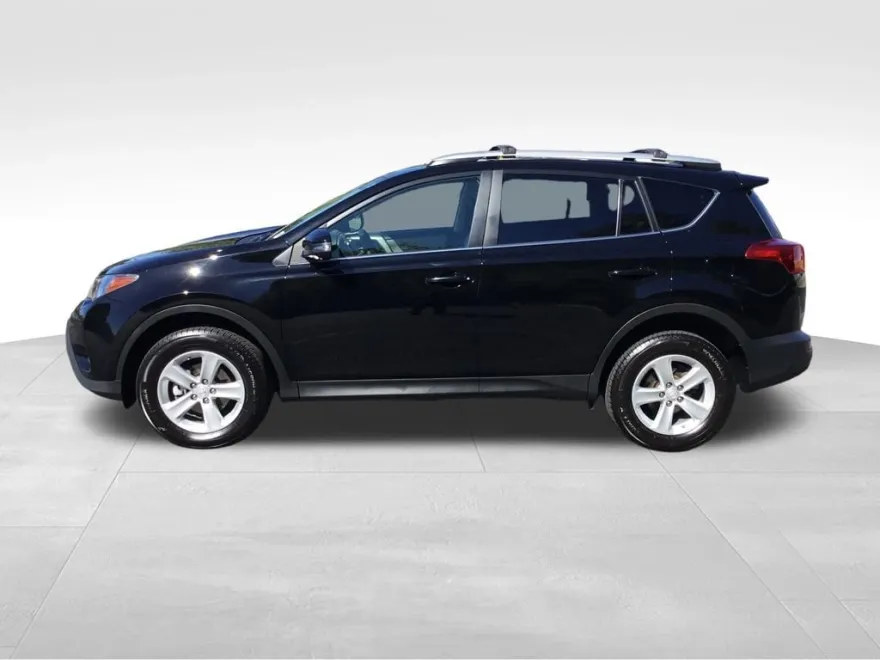 2014 Toyota RAV4 XLE photo 1