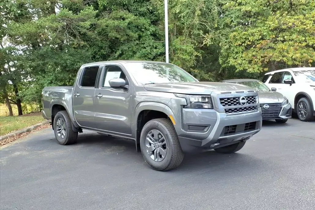 2026 Nissan Frontier Crew Cab SV photo 1