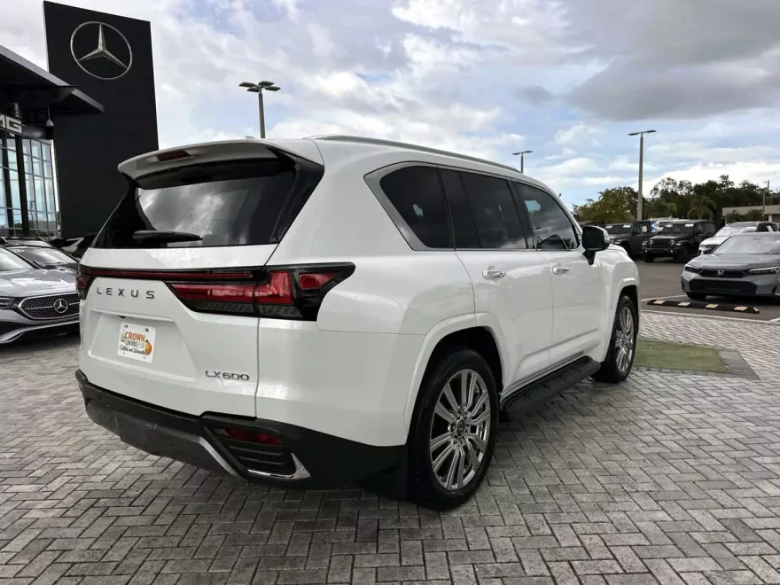 2023 Lexus LX 600 Ultra Luxury photo 1