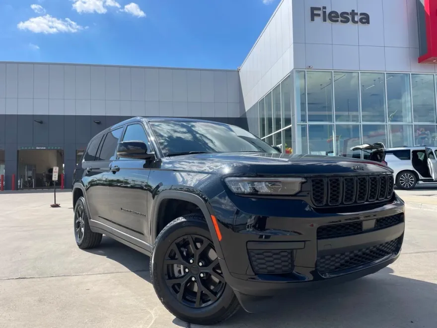 2024 Jeep Grand Cherokee Altitude photo 1