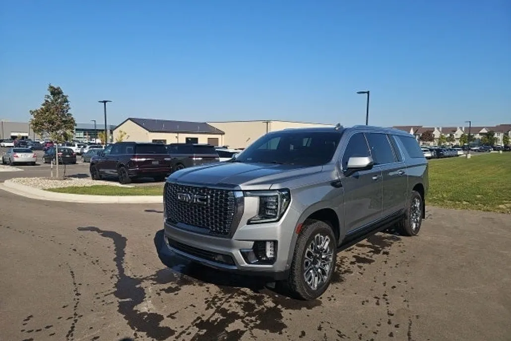 2023 Gmc Yukon XL Denali Ultimate photo 1
