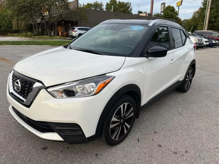 2020 Nissan Kicks SV photo 1