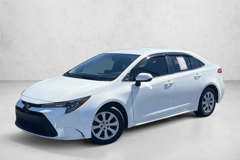 2024 Toyota Corolla LE photo 1