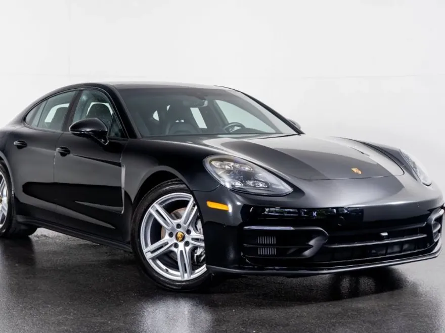 2022 Porsche Panamera 4 Platinum photo 1
