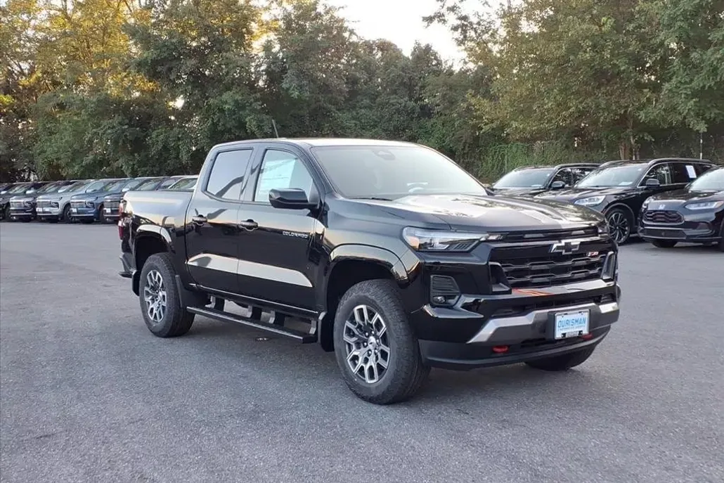 2026 Chevrolet Colorado Z71 photo 1
