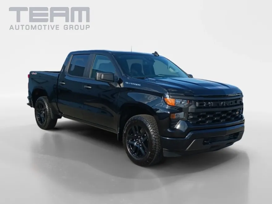 2025 Chevrolet Silverado 1500 Custom photo 1
