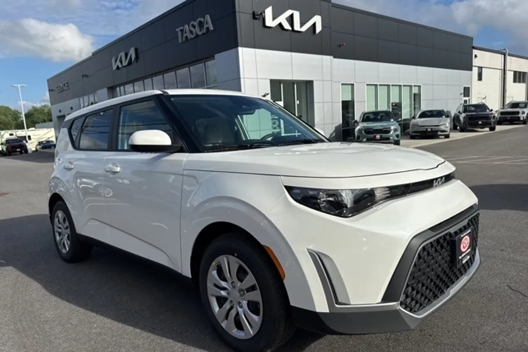 2025 Kia Soul LX photo 1
