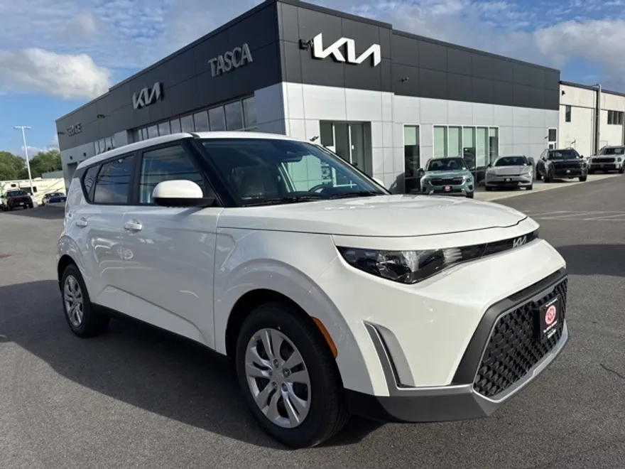 2025 Kia Soul LX photo 1
