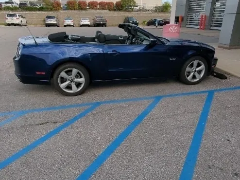 2013 Ford Mustang GT Premium Convertible photo 4