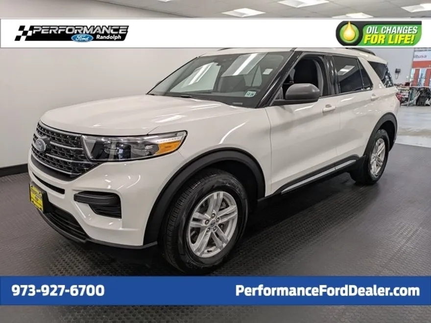 2023 Ford Explorer XLT photo 1