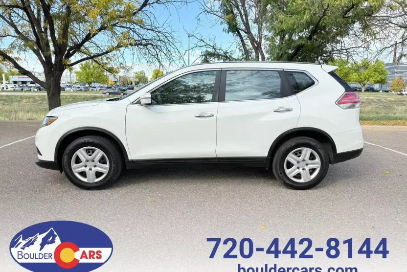 2015 Nissan Rogue S photo 1