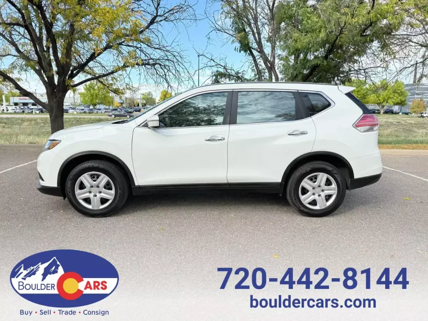 2015 Nissan Rogue S photo 1