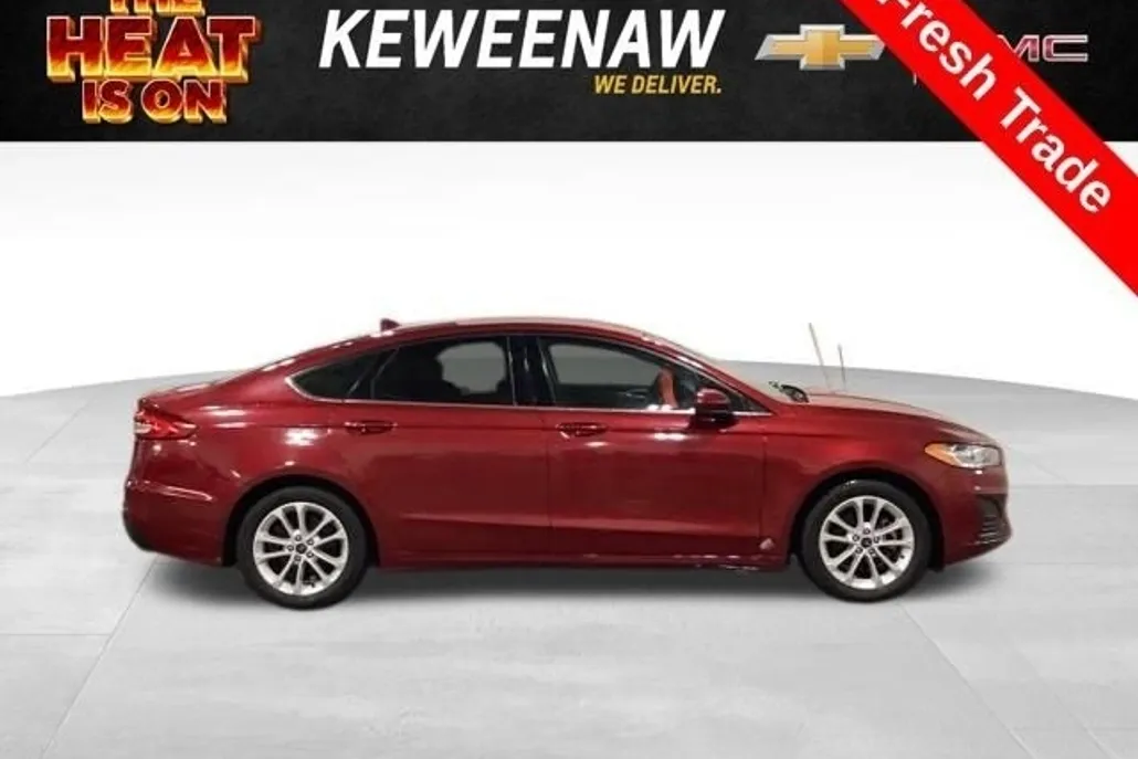 2019 Ford Fusion SE photo 1
