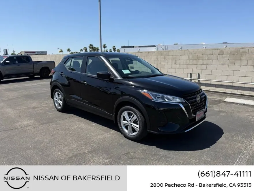 2025 Nissan Kicks Play S photo 1