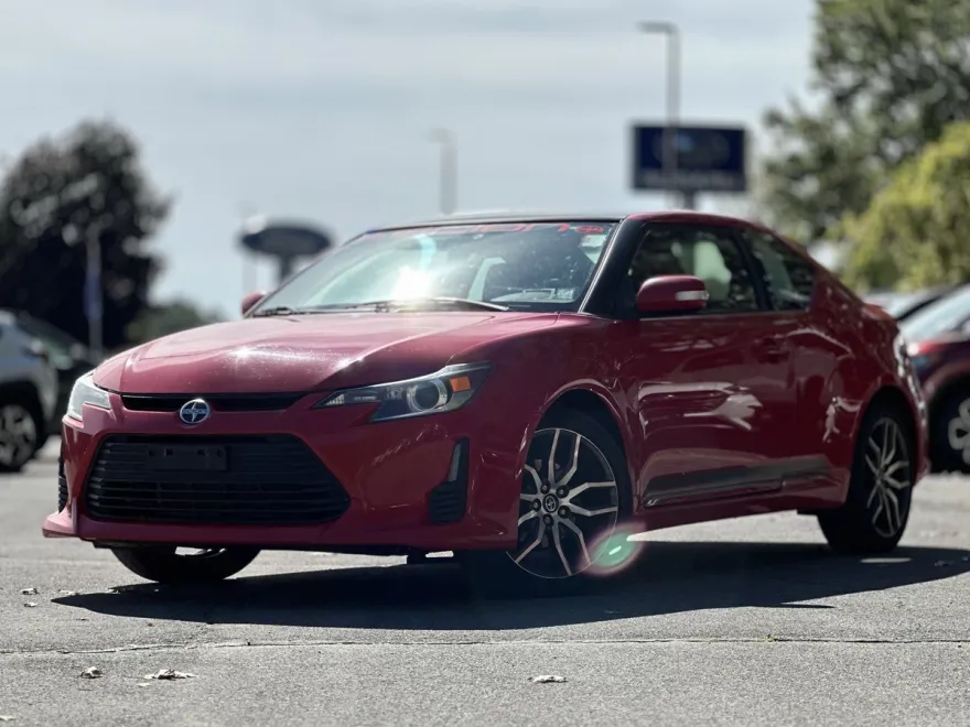 2015 Scion tC Base photo 1