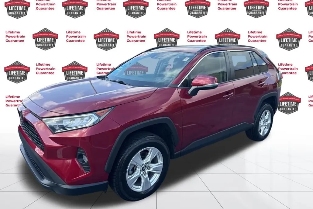 2021 Toyota RAV4 XLE Premium photo 1