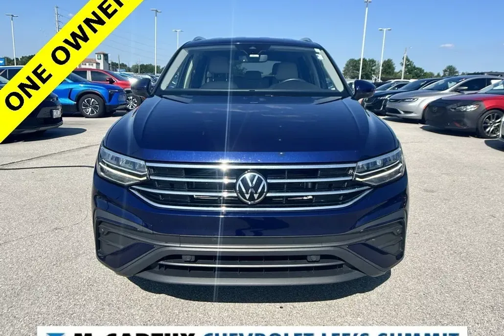 2022 Volkswagen Tiguan SE photo 1