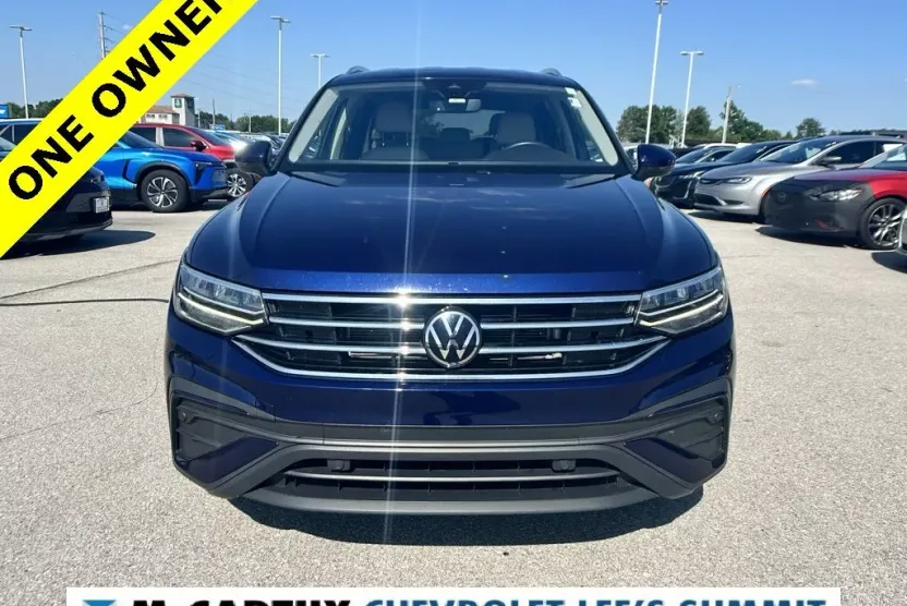 2022 Volkswagen Tiguan SE photo 1