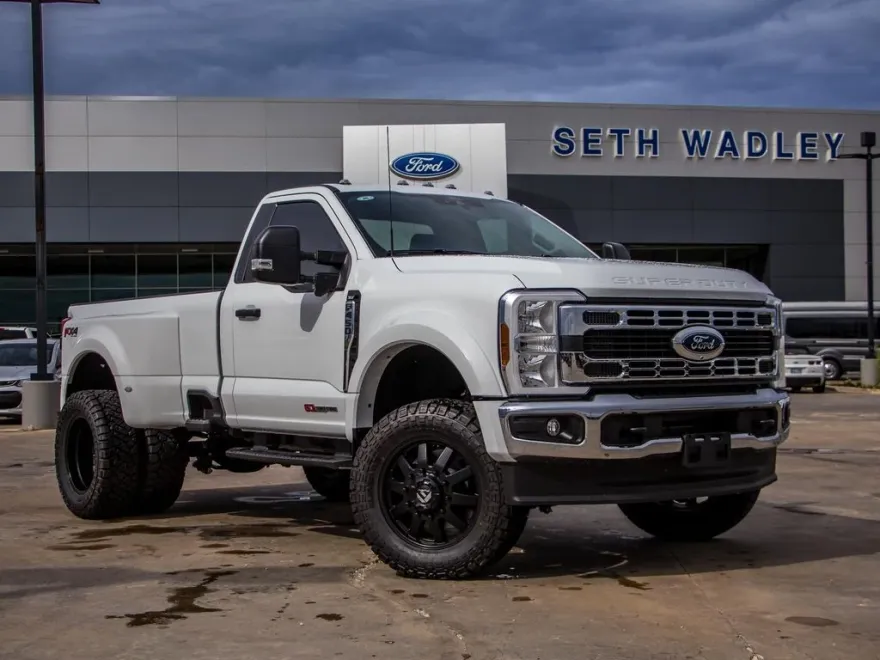 2025 Ford F-450 XLT photo 1