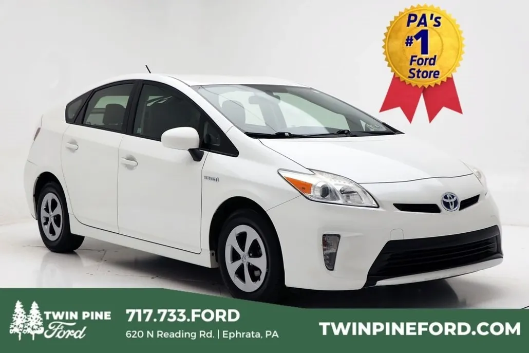 2013 Toyota Prius One photo 1