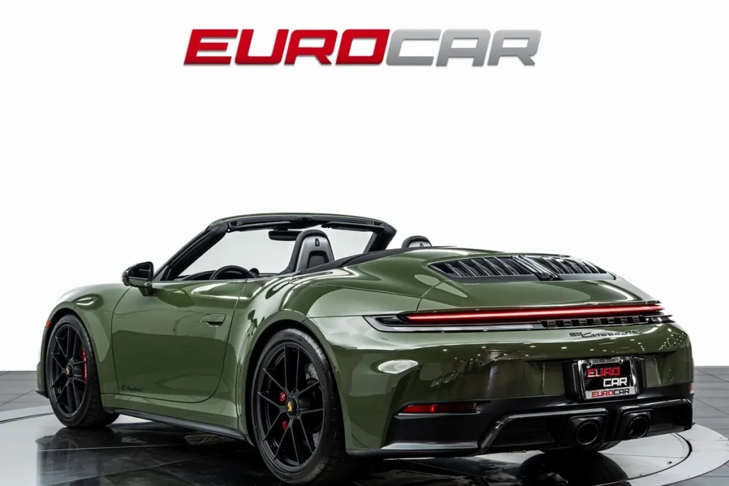 2025 Porsche 911 4 GTS photo 1