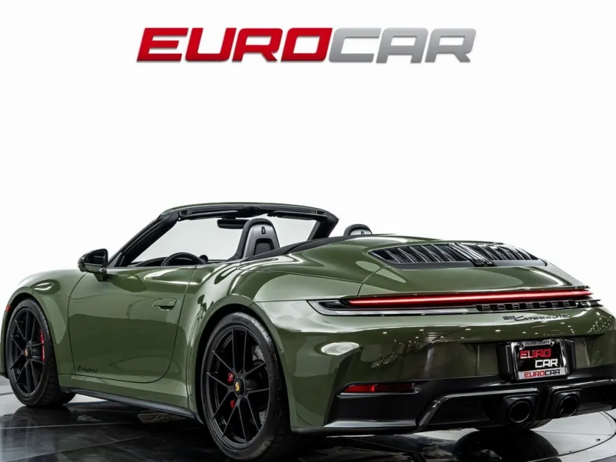 2025 Porsche 911 4 GTS photo 1