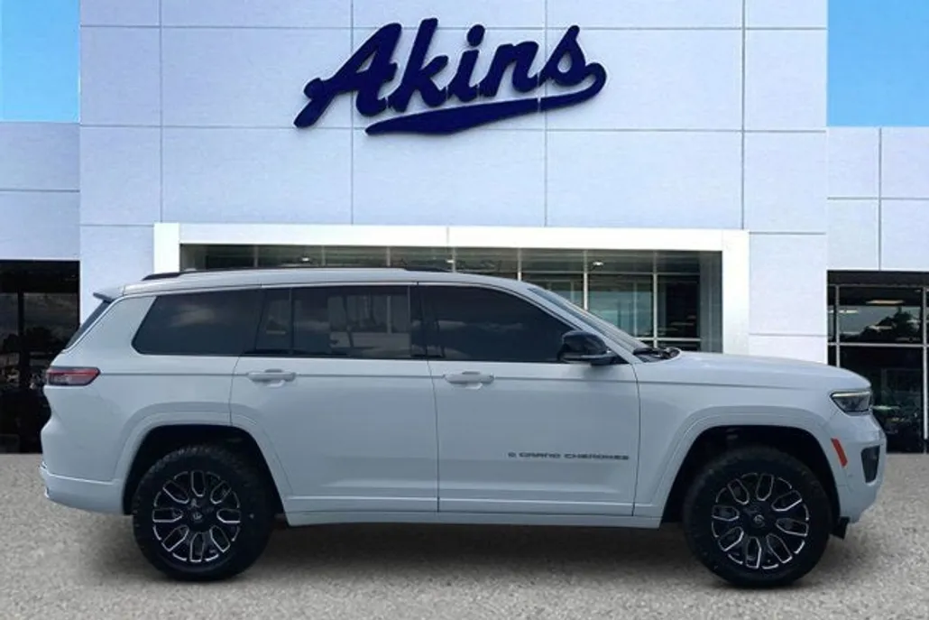 2021 Jeep Grand Cherokee Overland photo 1