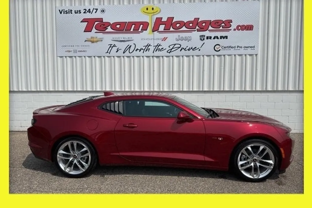 2023 Chevrolet Camaro 2LT photo 1