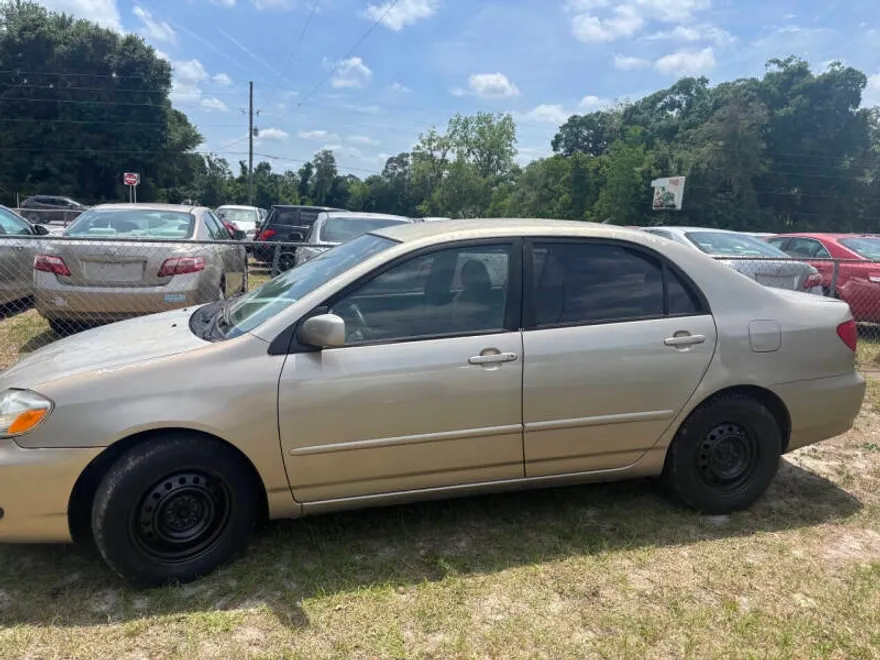 2006 Toyota Corolla LE photo 1