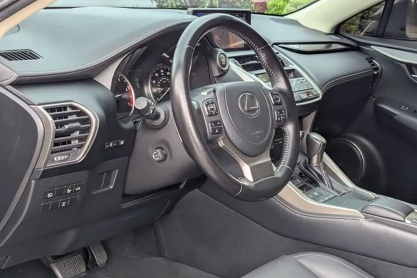 2021 Lexus NX 300 photo 1