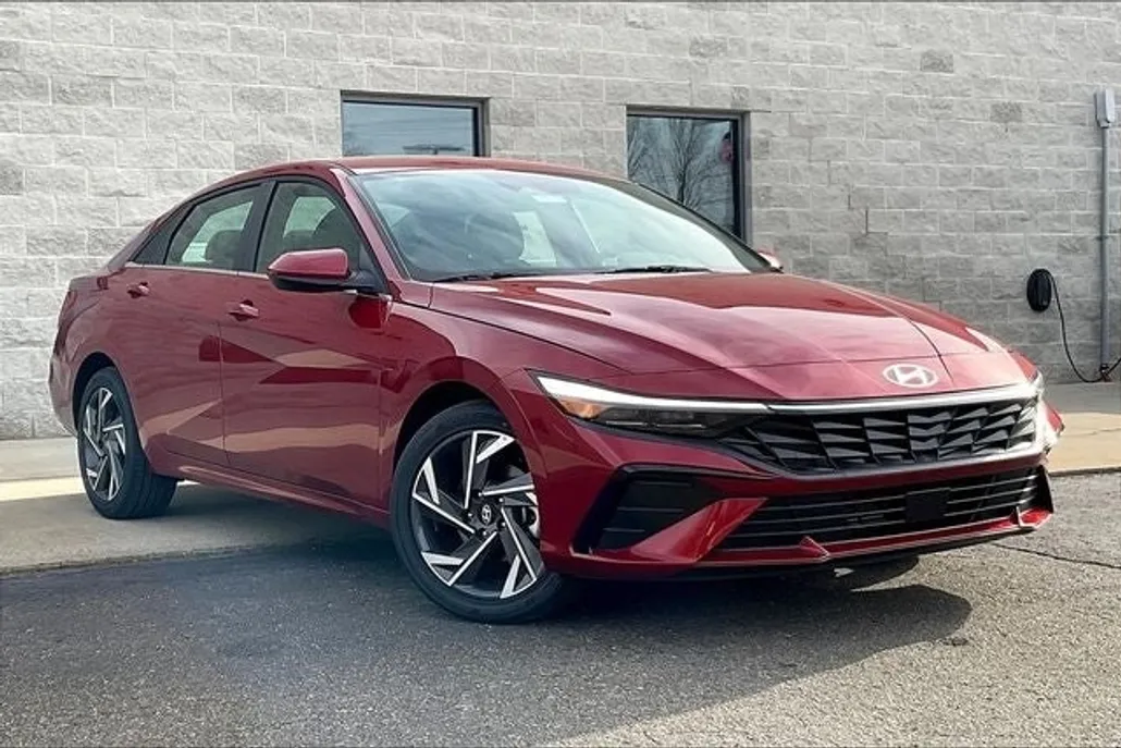 2025 Hyundai Elantra SEL Convenience photo 1