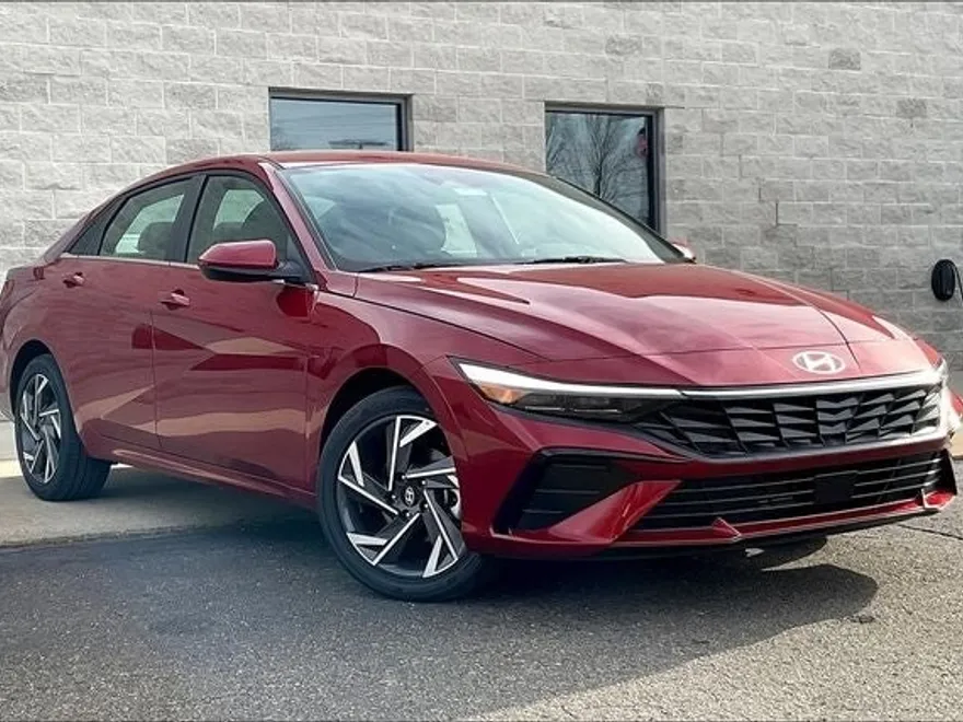 2025 Hyundai Elantra SEL Convenience photo 1
