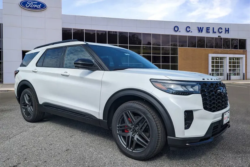 2025 Ford Explorer ST photo 1