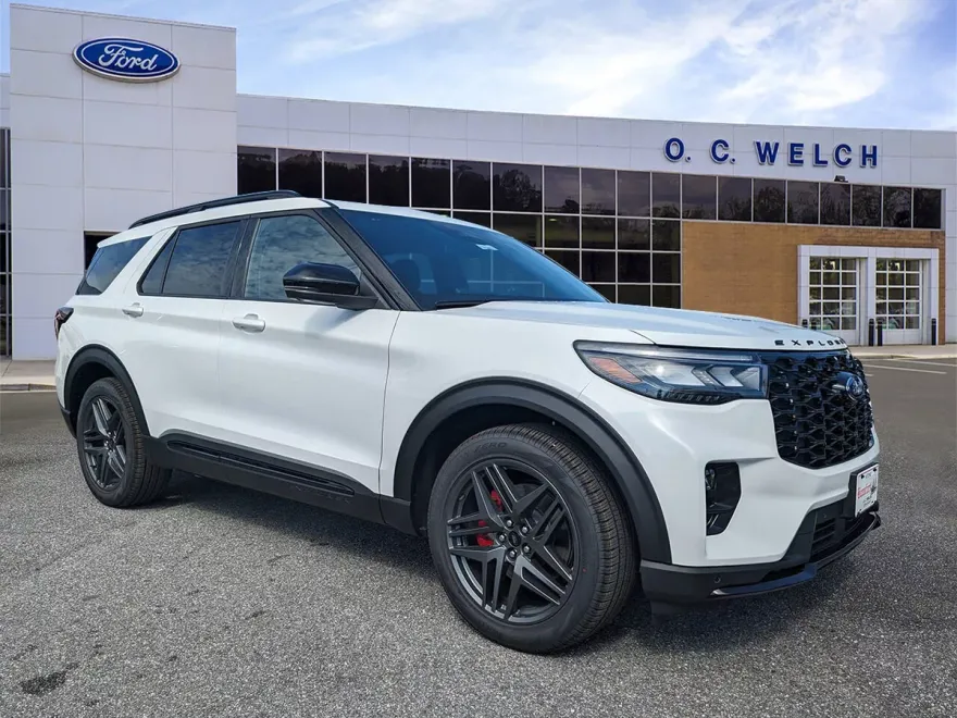 2025 Ford Explorer ST photo 1