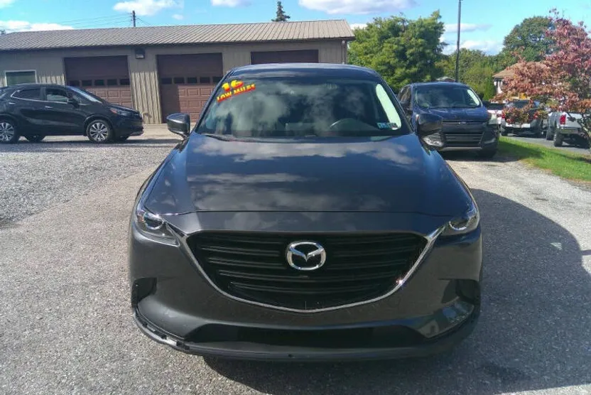 2016 Mazda CX-9 Sport photo 1