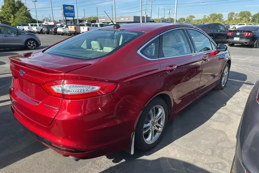 2016 Ford Fusion Energi Titanium photo 1