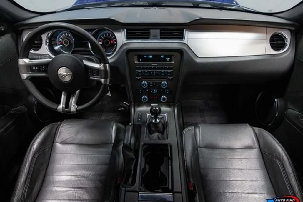 2013 Ford Mustang Premium GT photo 1