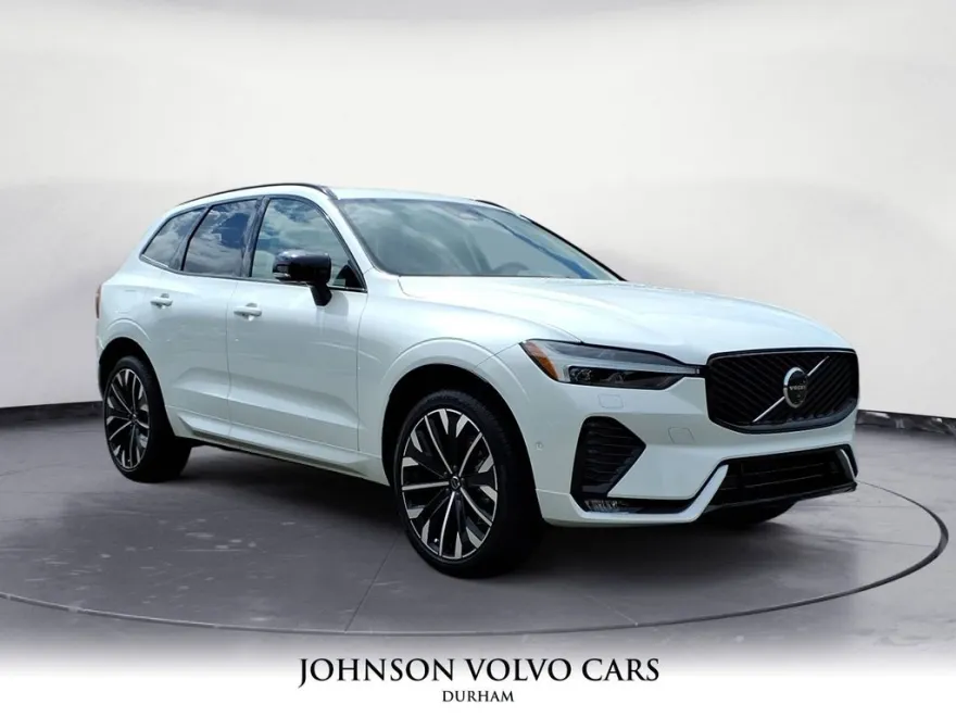 2026 Volvo XC60 B5 photo 1