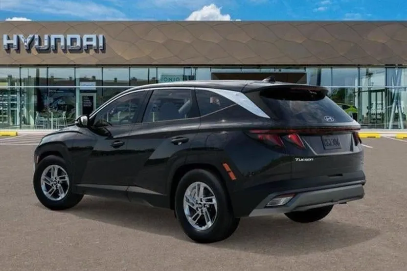 2026 Hyundai Tucson SE photo 1