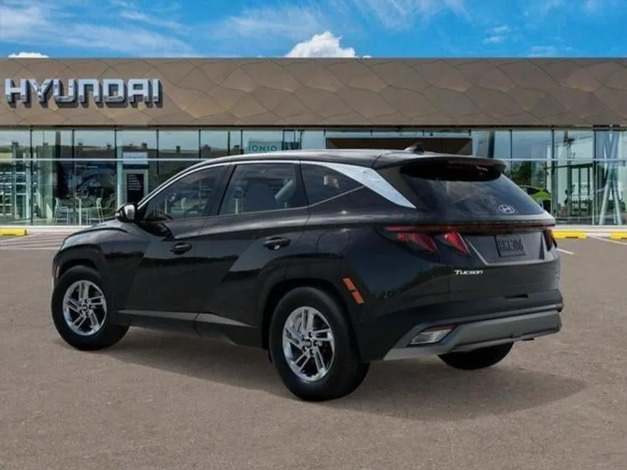 2026 Hyundai Tucson SE photo 1