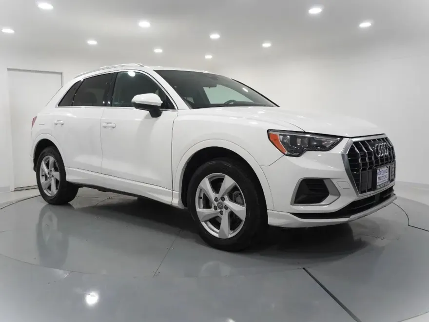 2020 Audi Q3 Premium photo 1