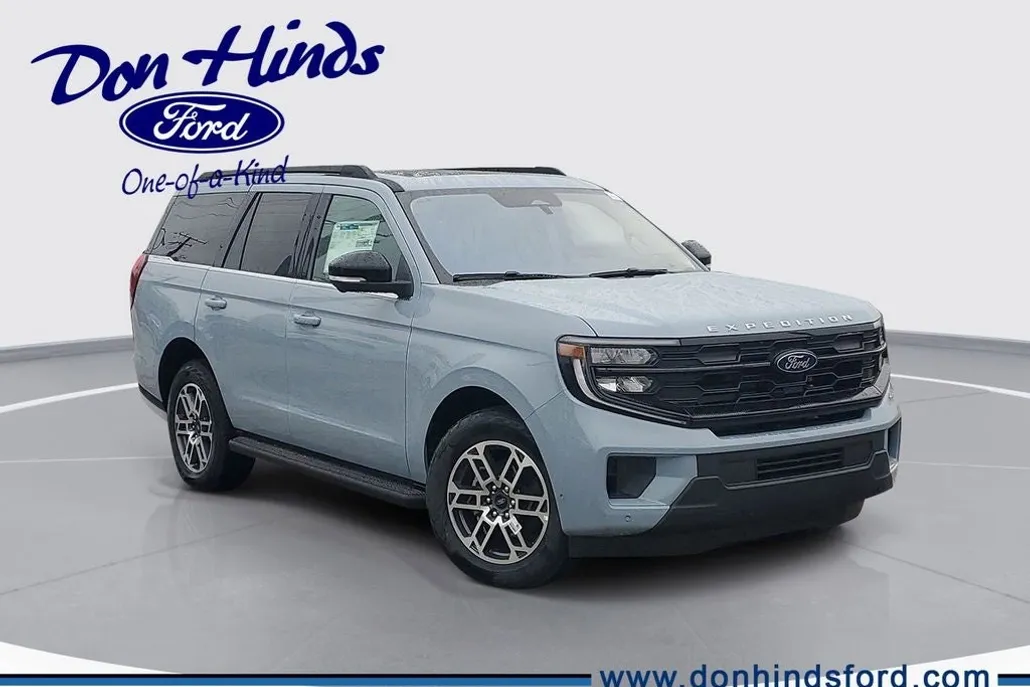 2025 Ford Expedition photo 1