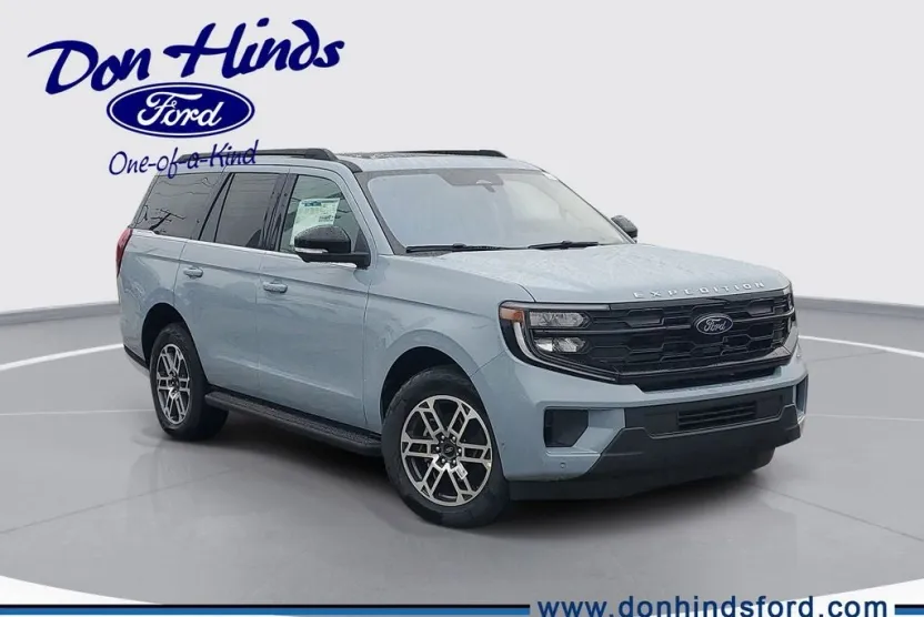 2025 Ford Expedition photo 1