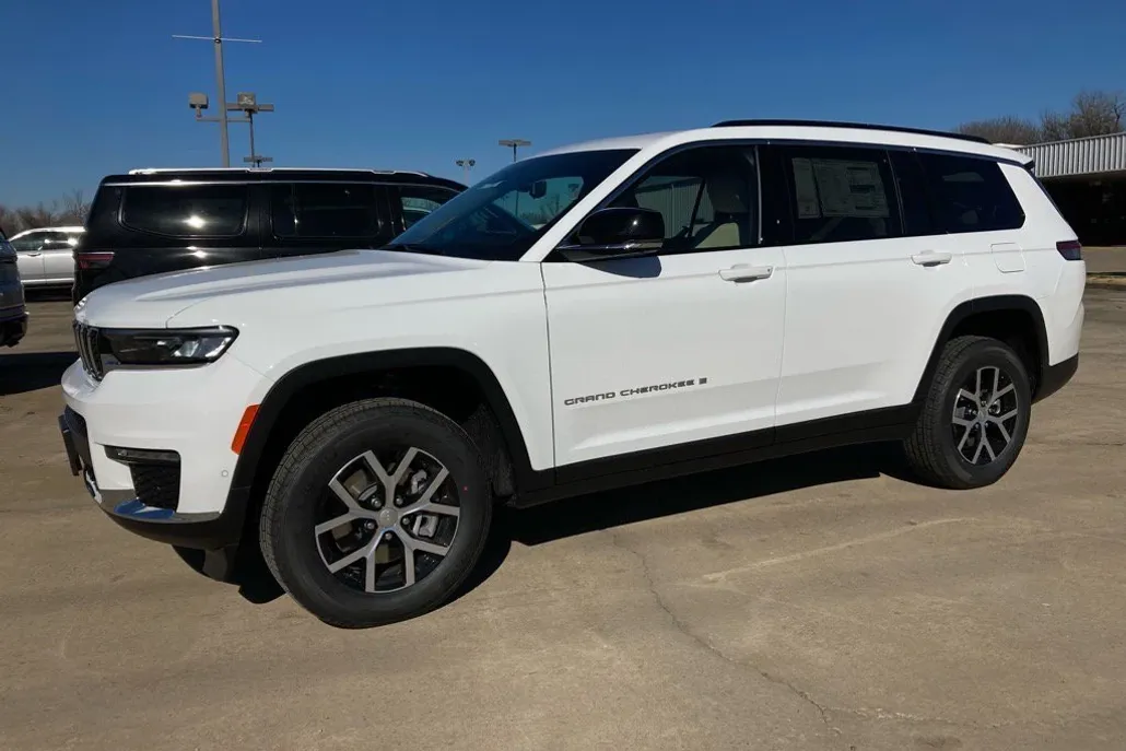2025 Jeep Grand Cherokee Limited photo 1